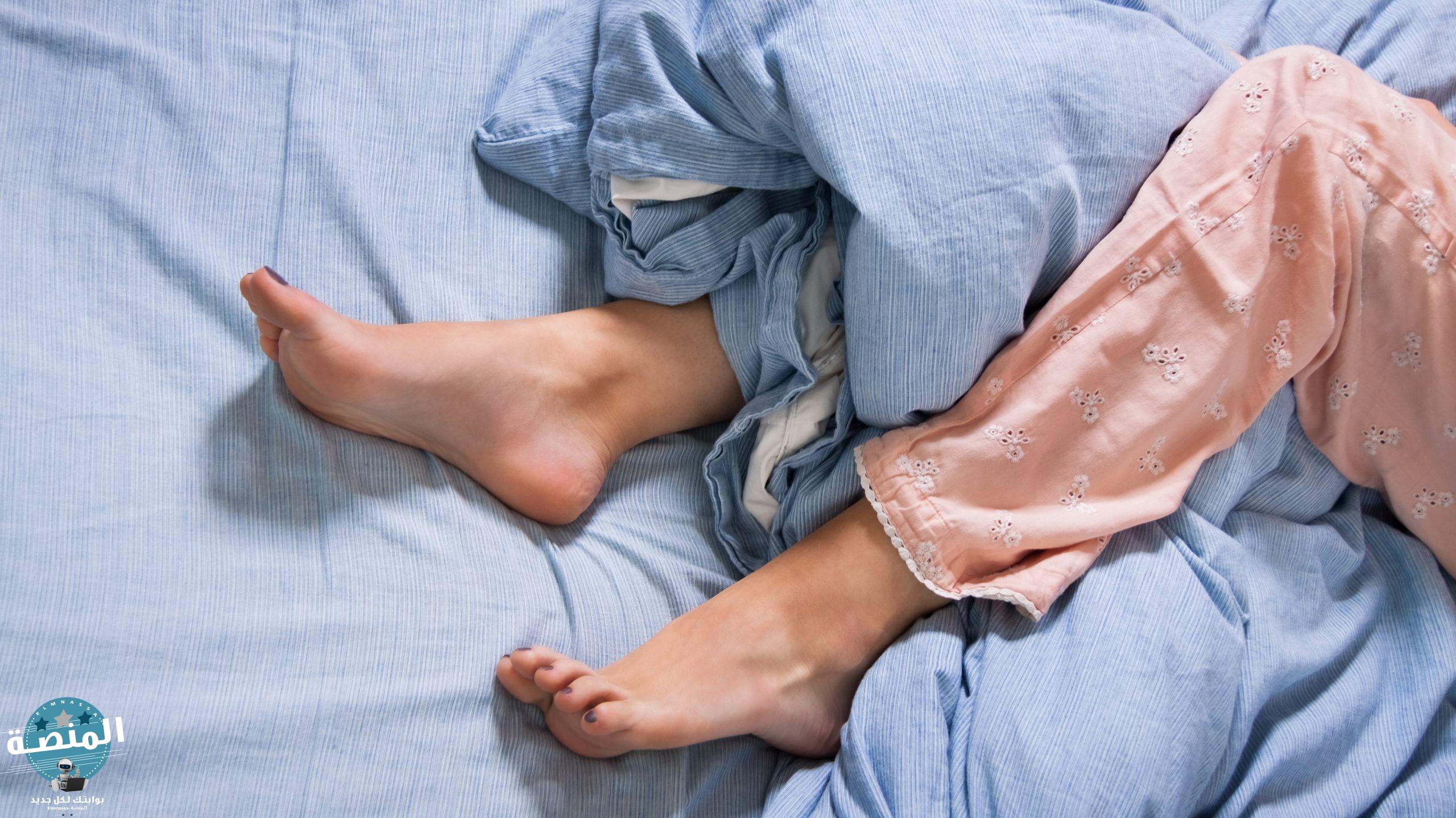 علاج ألم الساقين عند النوم