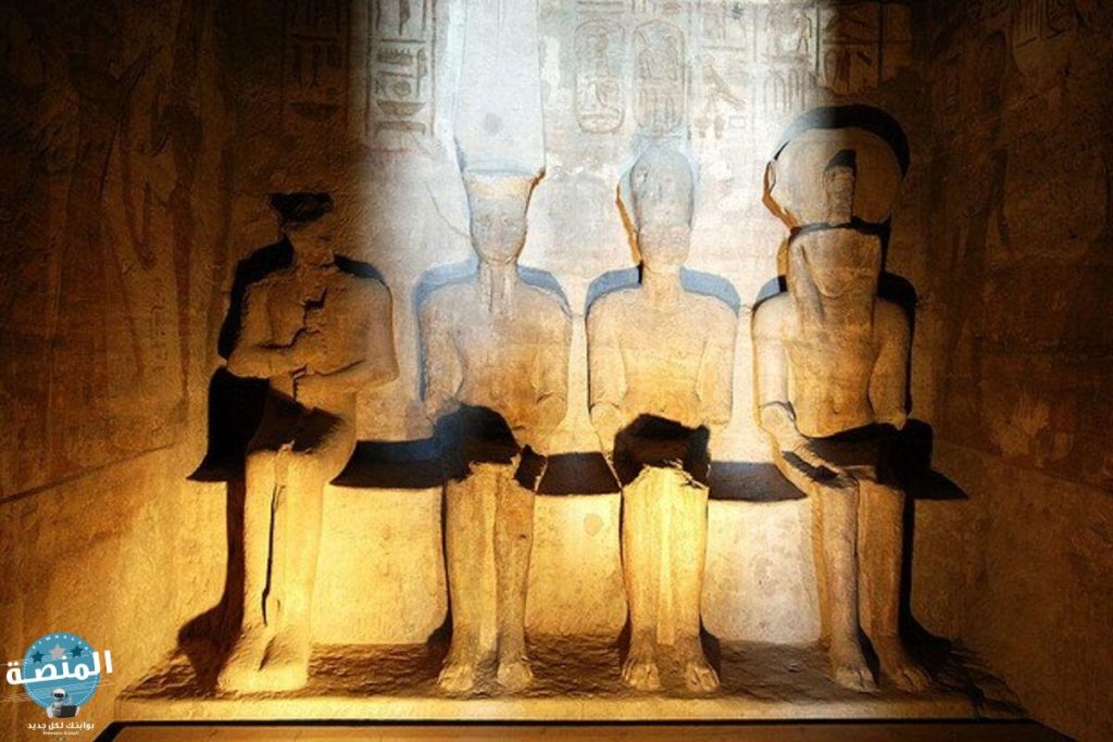 ظاهرة تعامد الشمس علي وجه رمسيس الثاني بمعبد أبو سمبل