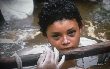 اوميرا سانشيز الطفلة الكولومبية